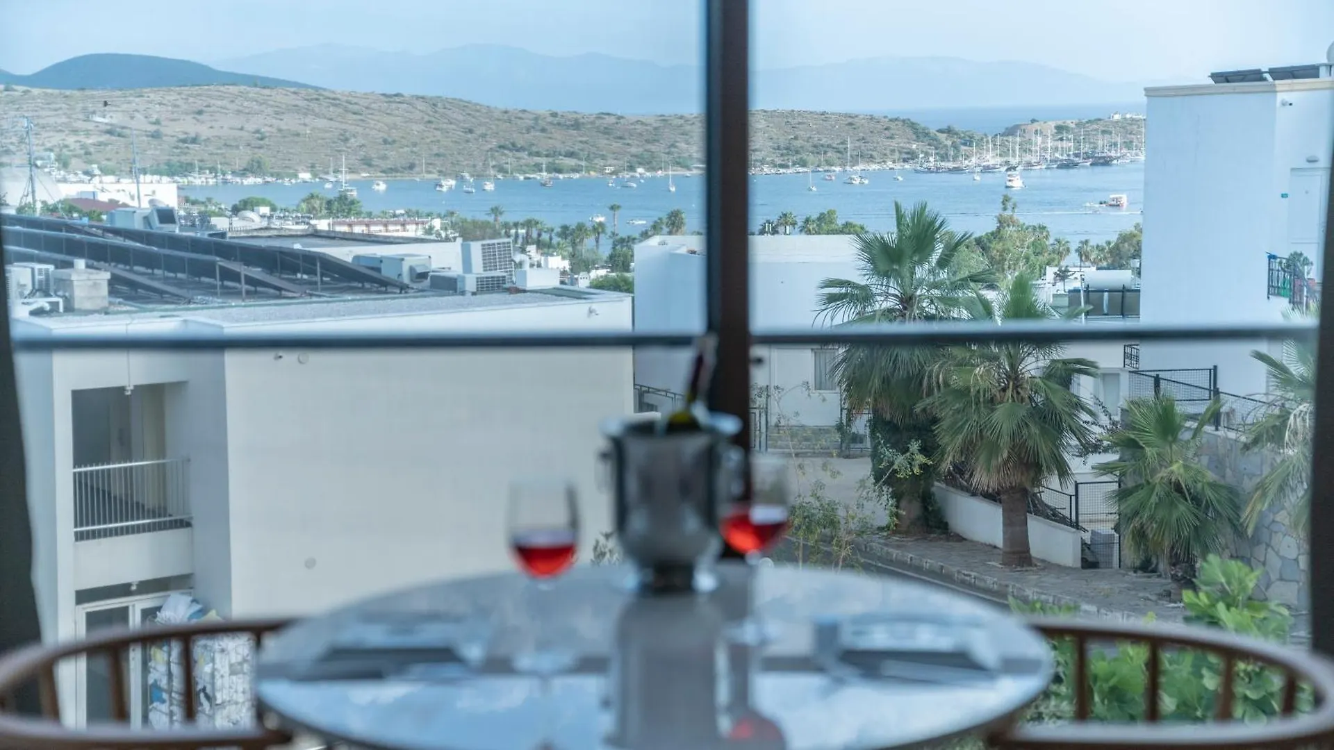 Zera Bodrum By Oezuekara contacts